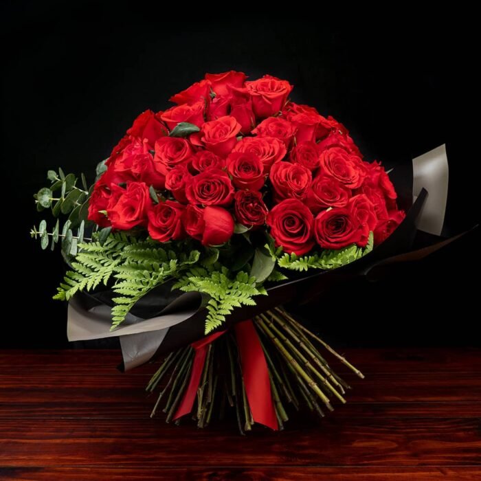 100-rosas-rojas-ramo 100 Rosas Rojas en Ramo - Imagen 1