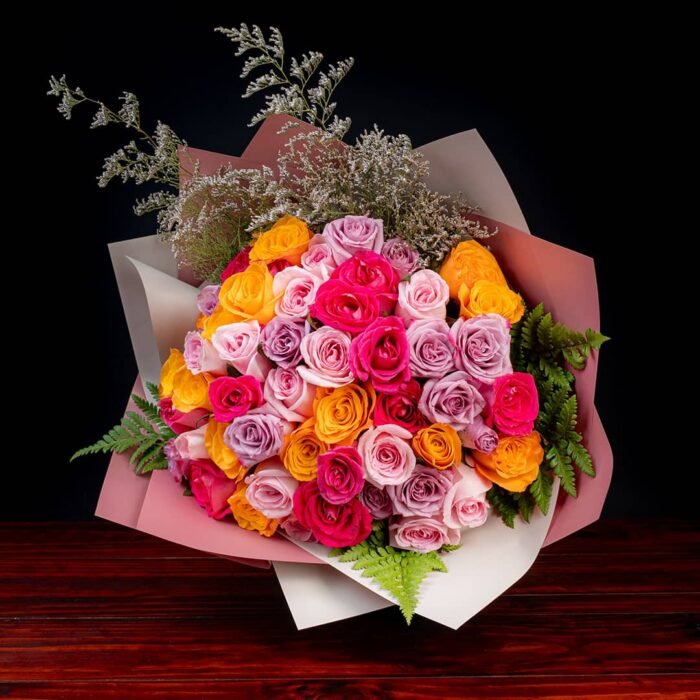 50-Rosas-Multicolor-en-Ramo 50 Rosas Multicolor en Ramo - Imagen 1