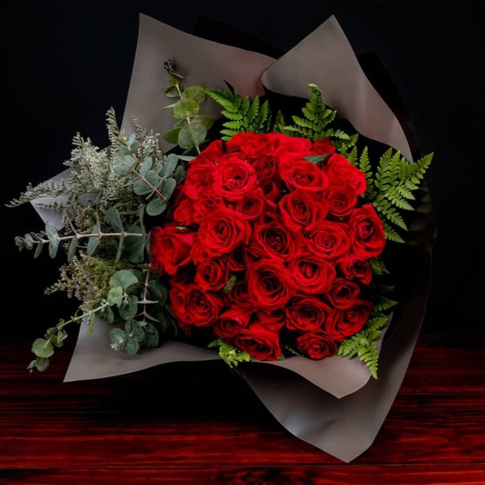 50-Rosas-Rojas-en-Ramo 50 Rosas Rojas en Ramo - Imagen 1